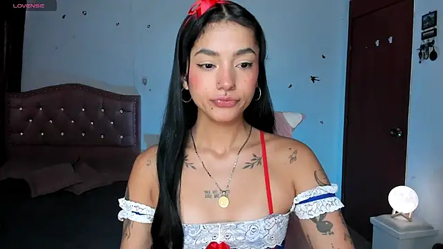 Lizzie corner v online show from 12.14.24