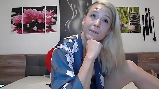 Naschkatze01 online show from 10.11.25