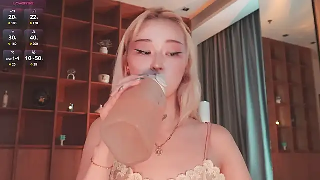 hyun chia online show from 04.21.26