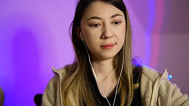 chibi moon  online show from 01.18.25