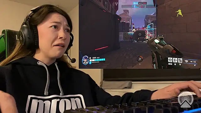 Snapshot of chibi_moon_ chatting on 04.05.26 chibi moon online show from 04.05.26
