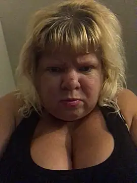 Snapshot of JemJensen30 chatting on 10.10.25 JemJensen30 online show from 10.10.25