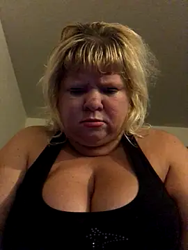 Snapshot of JemJensen30 chatting on 10.12.25 JemJensen30 online show from 10.12.25