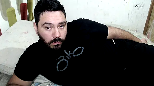 Snapshot of lucasprloco chatting on 01.02.25 lucasprloco online show from 01.02.25