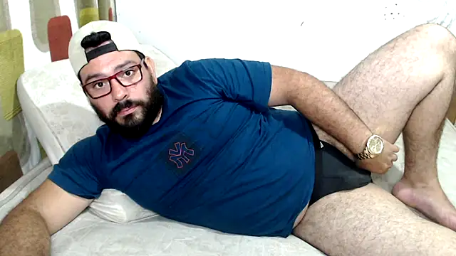 Snapshot of lucasprloco chatting on 02.01.25 lucasprloco online show from 02.01.25