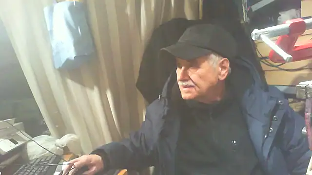 nonnomaturobisex online show from 11.28.25