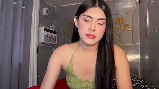 Delicate Savannah online show from 10.30.25