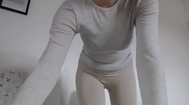 ocean eyess  online show from 02.24.25