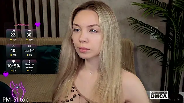 Snapshot of Holl1Would chatting on 02.03.26 Holl1Would online show from 02.03.26