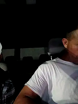 Snapshot of Roberts8inchcock chatting on 11.04.25 Roberts8inchcock online show from 11.04.25