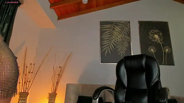 Snapshot of LexieWayne chatting on 01.04.25 LexieWayne online show from 01.04.25