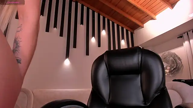 Snapshot of LexieWayne chatting on 01.17.25 LexieWayne online show from 01.17.25