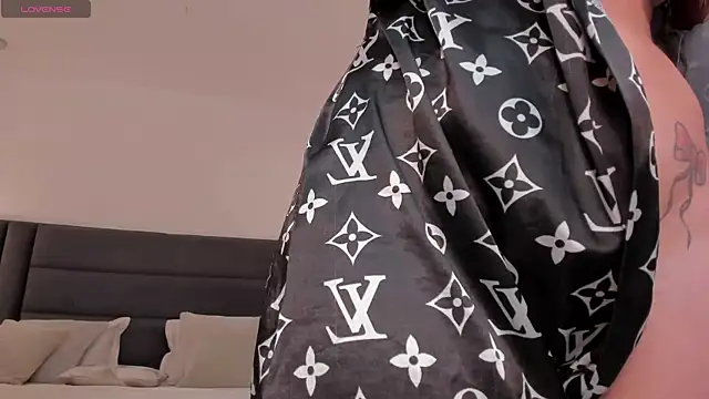 Snapshot of LexieWayne chatting on 02.19.25 LexieWayne online show from 02.19.25