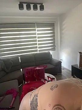 Snapshot of JennaLinn chatting on 09.14.25 JennaLinn online show from 09.14.25