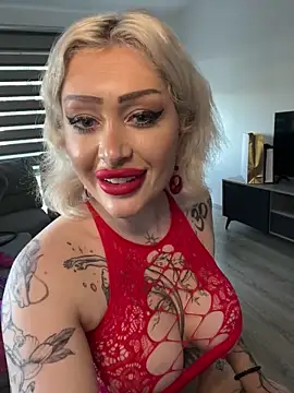 Snapshot of JennaLinn chatting on 09.21.25 JennaLinn online show from 09.21.25