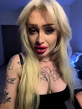 Snapshot of JennaLinn chatting on 10.21.25 JennaLinn online show from 10.21.25