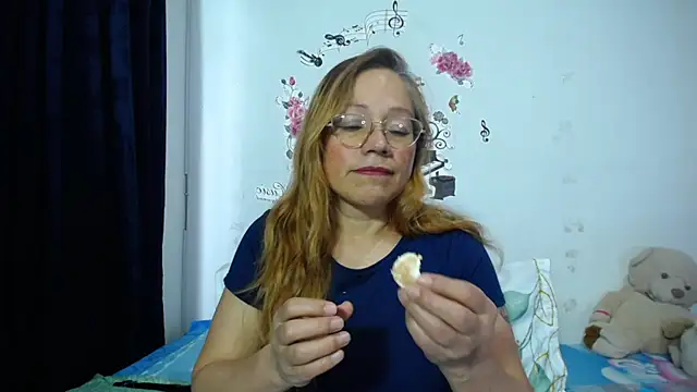 anthonela mature  online show from 12.16.25