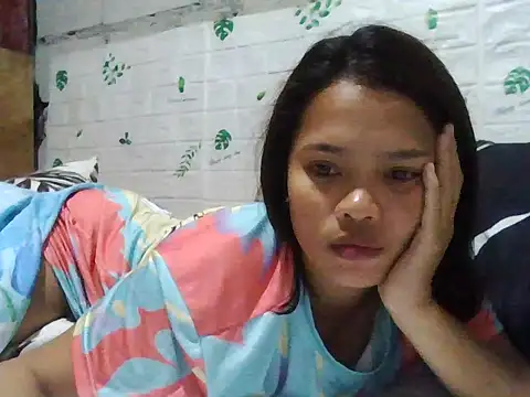 Snapshot of Silly_Girl21 chatting on 12.05.25 Silly Girl21 online show from 12.05.25