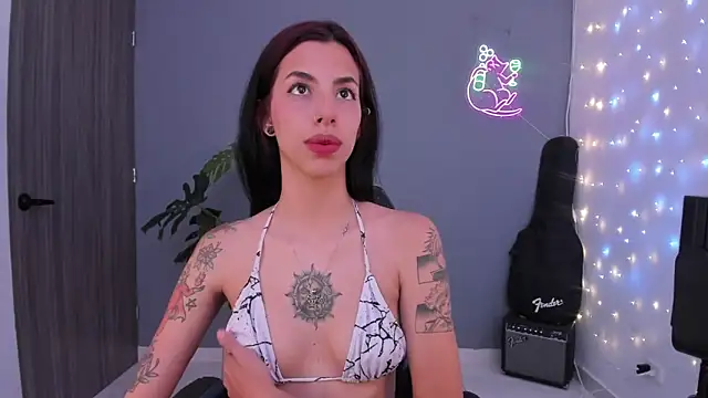 Snapshot of labrika_ chatting on 09.26.25 labrika online show from 09.26.25