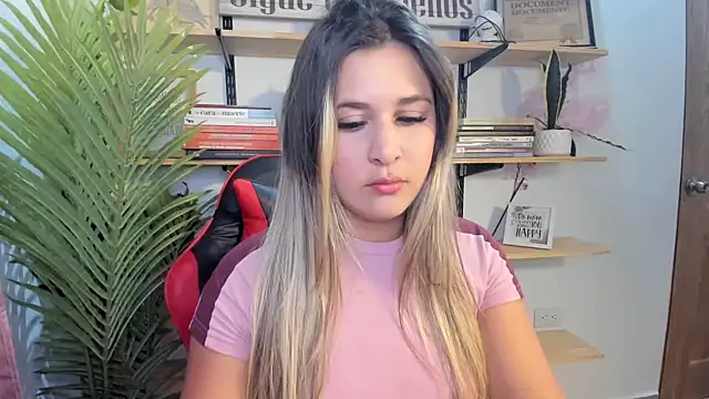 Snapshot of Lana_Sofia1 chatting on 05.23.26 Lana Sofia1 online show from 05.23.26