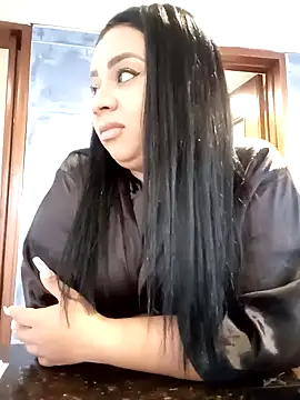 Snapshot of MelanyShayk chatting on 02.15.25 MelanyShayk online show from 02.15.25
