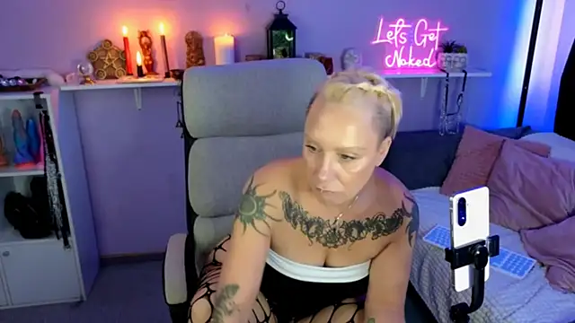 Jan ina online show from 10.31.25