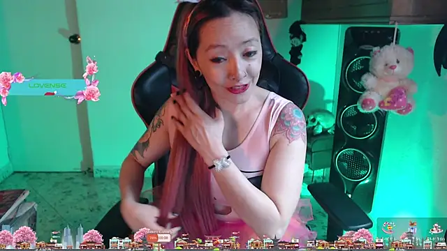 pink-2022 online show from 12.23.24