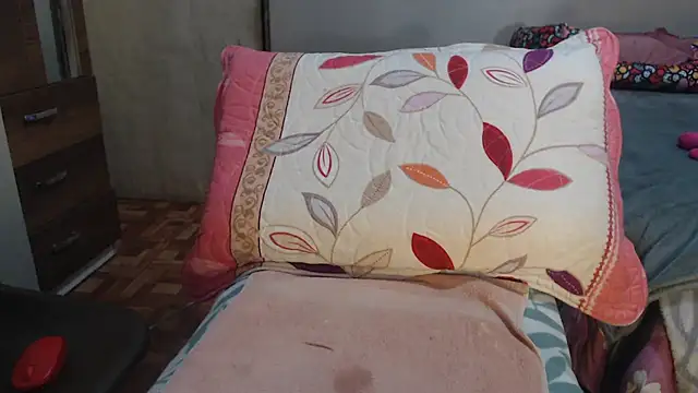 Snapshot of gatitas_traviesas chatting on 10.09.25 gatitas traviesas online show from 10.09.25