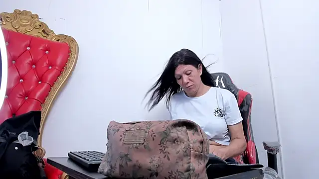 Cleopatra Trans online show from 02.18.25