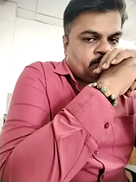 Snapshot of Desi_Londa_143 chatting on 05.13.26 Desi Londa 143 online show from 05.13.26