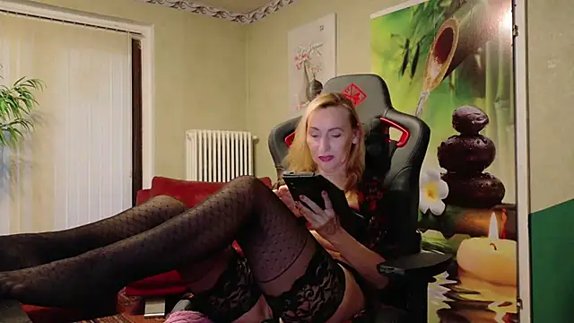 HotLana69 online show from 10.19.25