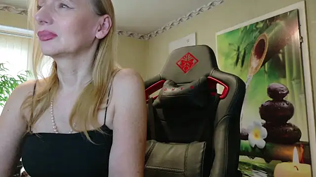 HotLana69 online show from 04.13.26