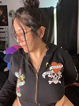 MsConejitaa online show from 12.22.24