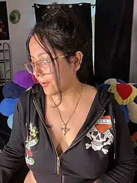 MsConejitaa online show from 12.28.24