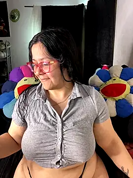 MsConejitaa online show from 10.18.25