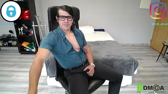 samricci21 online show from 04.14.26