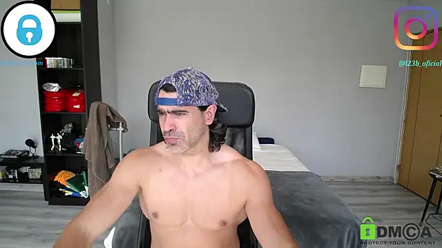 samricci21 online show from 04.17.26