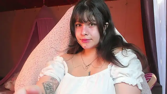 Snapshot of Renooh chatting on 03.05.25 Renooh online show from 03.05.25