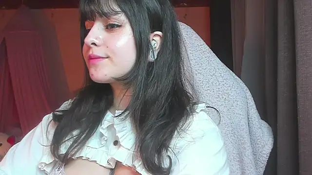 Snapshot of Renooh chatting on 03.07.25 Renooh online show from 03.07.25