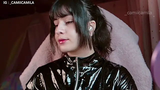 Snapshot of Renooh chatting on 12.01.25 Renooh online show from 12.01.25