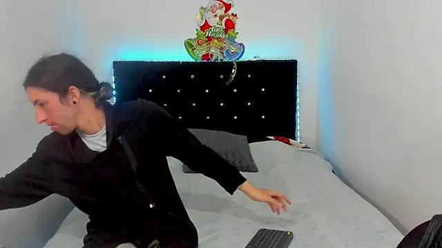 shelby  hotshoww online show from 12.18.24