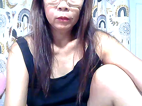 urwife tobe online show from 04.14.26