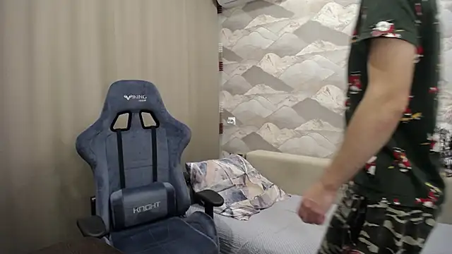 SerzhKorol1 online show from 10.24.25