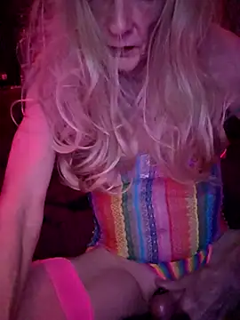 Vonniecd online show from 10.14.25