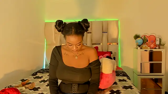 viioolleettaa online show from 12.16.24