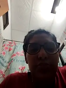 DanielleEvans  online show from 02.11.25