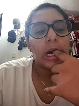 DanielleEvans  online show from 03.04.25