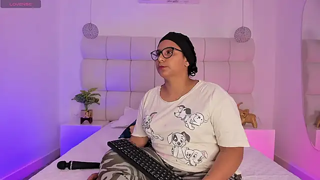 DanielleEvans  online show from 09.12.25