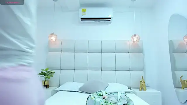 DanielleEvans  online show from 11.14.25