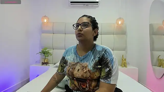 DanielleEvans  online show from 11.20.25